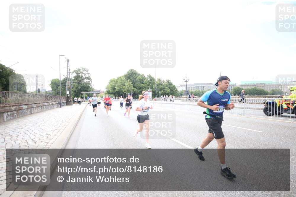 29.06.2025 - hella hamburg halbmarathon Jannik Wohlers http://msf.ph/oto/8148186 29.06.2025 10:09:25 Lombardsbrücke 1052, 1456, 1823, 4592, 7058, 8090, 8685, 9150, 9297, 9306, 9781, 12255, 12509, 12567, 13739, 16191, 16455, 16918, 17630, 17899, 18076, 18440, 18707, 19242 meine-sportfotos.de