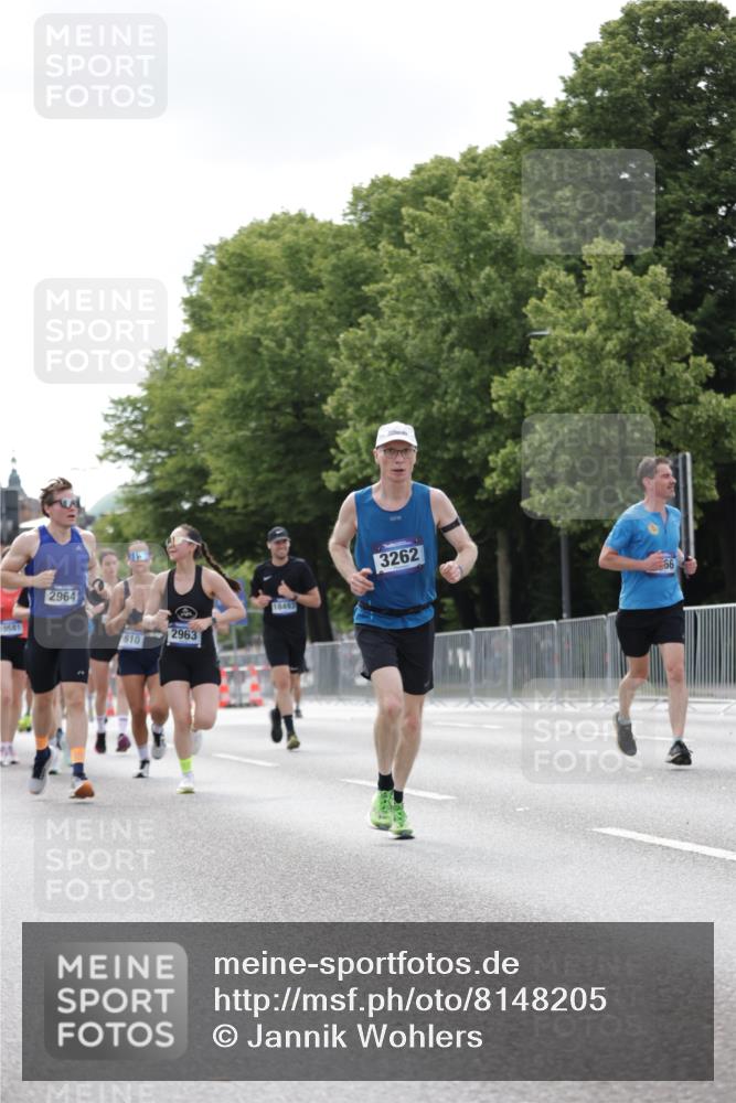 29.06.2025 - hella hamburg halbmarathon Jannik Wohlers http://msf.ph/oto/8148205 29.06.2025 10:12:02 Lombardsbrücke 1610, 1785, 1850, 2661, 2963, 2964, 3182, 3248, 3262, 3746, 4453, 4499, 4554, 5166, 5176, 5597, 5598, 6822, 6871, 6966, 7014, 9254, 9405, 10581, 10685, 11509, 14863, 14868, 16379, 16473, 18493 meine-sportfotos.de