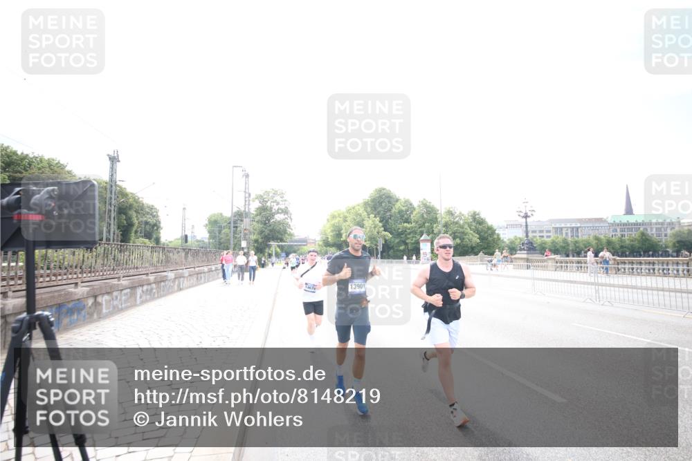29.06.2025 - hella hamburg halbmarathon Jannik Wohlers http://msf.ph/oto/8148219 29.06.2025 10:10:08 Lombardsbrücke 1573, 4389, 5182, 5440, 7250, 7685, 9681, 9816, 11180, 11355, 11887, 11904, 11905, 12008, 12629, 13797, 13825, 13901, 14679, 14822, 15409, 16166, 16344, 16639, 17730, 19023 meine-sportfotos.de