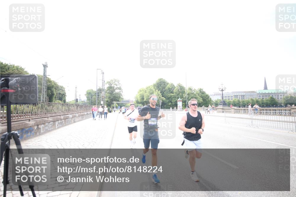 29.06.2025 - hella hamburg halbmarathon Jannik Wohlers http://msf.ph/oto/8148224 29.06.2025 10:10:08 Lombardsbrücke 1573, 4389, 5182, 5440, 7250, 7685, 9681, 9816, 11180, 11355, 11887, 11904, 11905, 12008, 12629, 13797, 13825, 13901, 14679, 14822, 15409, 16166, 16344, 16639, 17730, 19023 meine-sportfotos.de
