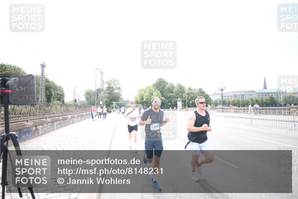 29.06.2025 - hella hamburg halbmarathon Jannik Wohlers http://msf.ph/oto/8148231 29.06.2025 10:10:08 Lombardsbrücke 1573, 4389, 5182, 5440, 7250, 7685, 9681, 9816, 11180, 11355, 11887, 11904, 11905, 12008, 12629, 13797, 13825, 13901, 14679, 14822, 15409, 16166, 16344, 16639, 17730, 19023 meine-sportfotos.de