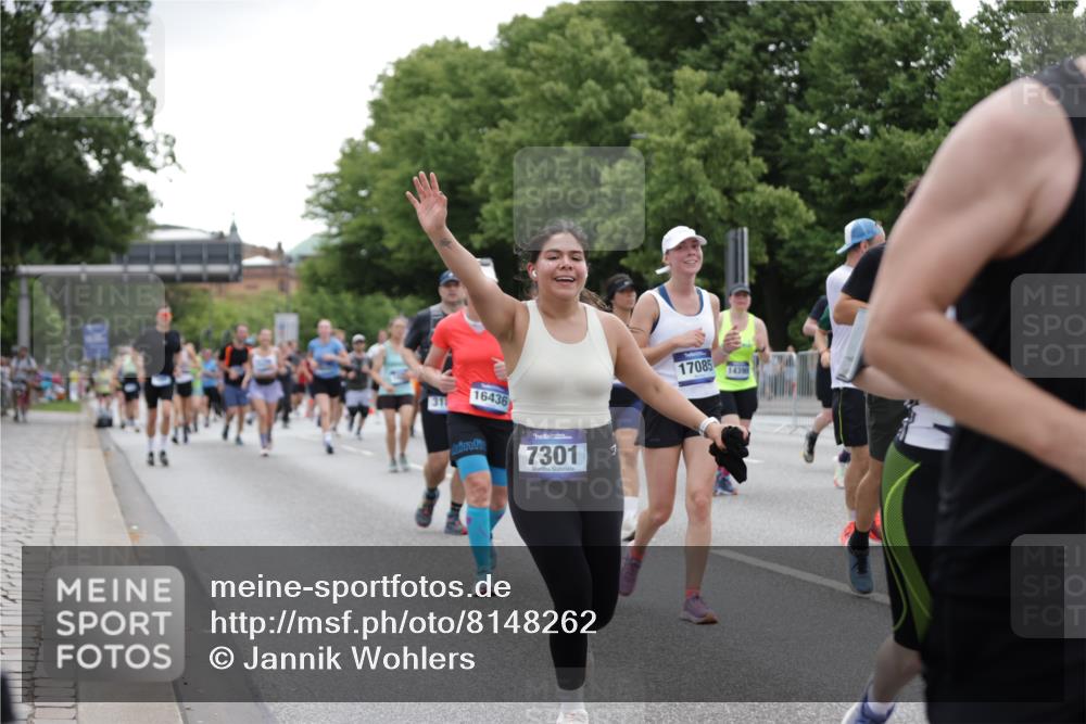 29.06.2025 - hella hamburg halbmarathon Jannik Wohlers http://msf.ph/oto/8148262 29.06.2025 10:49:03 Lombardsbrücke 1525, 1625, 1805, 2067, 2527, 2541, 2668, 2927, 3070, 3183, 3232, 3383, 3943, 4525, 4527, 4589, 4769, 4809, 5106, 5463, 6191, 6989, 7301, 7650, 7936, 8549, 9245, 9261, 10033, 10130, 10333, 10479, 11558, 11631, 12669, 13915, 13942, 14137, 14389, 14390, 14529, 15057, 15412, 16436, 16944, 17085, 17089, 17964, 18470, 18586, 19071, 19247 meine-sportfotos.de