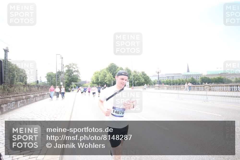 29.06.2025 - hella hamburg halbmarathon Jannik Wohlers http://msf.ph/oto/8148287 29.06.2025 10:10:10 Lombardsbrücke 1573, 4389, 5440, 5990, 5991, 7250, 7685, 9681, 9816, 11180, 11355, 11887, 11904, 11905, 12008, 12629, 13825, 13901, 14679, 14822, 15409, 16166, 16344, 17730, 19023 meine-sportfotos.de