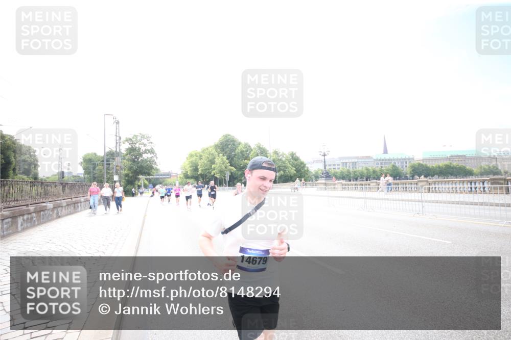 29.06.2025 - hella hamburg halbmarathon Jannik Wohlers http://msf.ph/oto/8148294 29.06.2025 10:10:10 Lombardsbrücke 1573, 4389, 5440, 5990, 5991, 7250, 7685, 9681, 9816, 11180, 11355, 11887, 11904, 11905, 12008, 12629, 13825, 13901, 14679, 14822, 15409, 16166, 16344, 17730, 19023 meine-sportfotos.de
