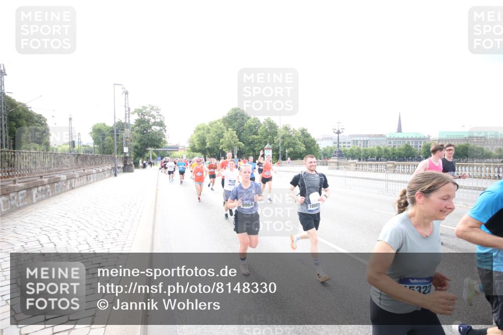 29.06.2025 - hella hamburg halbmarathon Jannik Wohlers http://msf.ph/oto/8148330 29.06.2025 10:17:33 Lombardsbrücke 1159, 1160, 1268, 1325, 1622, 1641, 2094, 2147, 2931, 3138, 3977, 5004, 5290, 5611, 5733, 7094, 7641, 7649, 7838, 7882, 7883, 8128, 8248, 8607, 8799, 9400, 9539, 9717, 9734, 9798, 9964, 10174, 10332, 10509, 10831, 11156, 11275, 11352, 11450, 11656, 11916, 12401, 12553, 12598, 12752, 13681, 13843, 14013, 14420, 14496, 14701, 14738, 14795, 14825, 14831, 15182, 15203, 15322, 15614, 16038, 16576, 16644, 16707, 16792, 17270, 17616 meine-sportfotos.de
