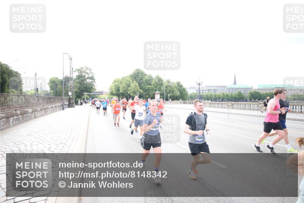 29.06.2025 - hella hamburg halbmarathon Jannik Wohlers http://msf.ph/oto/8148342 29.06.2025 10:17:33 Lombardsbrücke 1159, 1160, 1268, 1325, 1622, 1641, 2094, 2147, 2931, 3138, 3977, 5004, 5290, 5611, 5733, 7094, 7641, 7649, 7838, 7882, 7883, 8128, 8248, 8607, 8799, 9400, 9539, 9717, 9734, 9798, 9964, 10174, 10332, 10509, 10831, 11156, 11275, 11352, 11450, 11656, 11916, 12401, 12553, 12598, 12752, 13681, 13843, 14013, 14420, 14496, 14701, 14738, 14795, 14825, 14831, 15182, 15203, 15322, 15614, 16038, 16576, 16644, 16707, 16792, 17270, 17616 meine-sportfotos.de