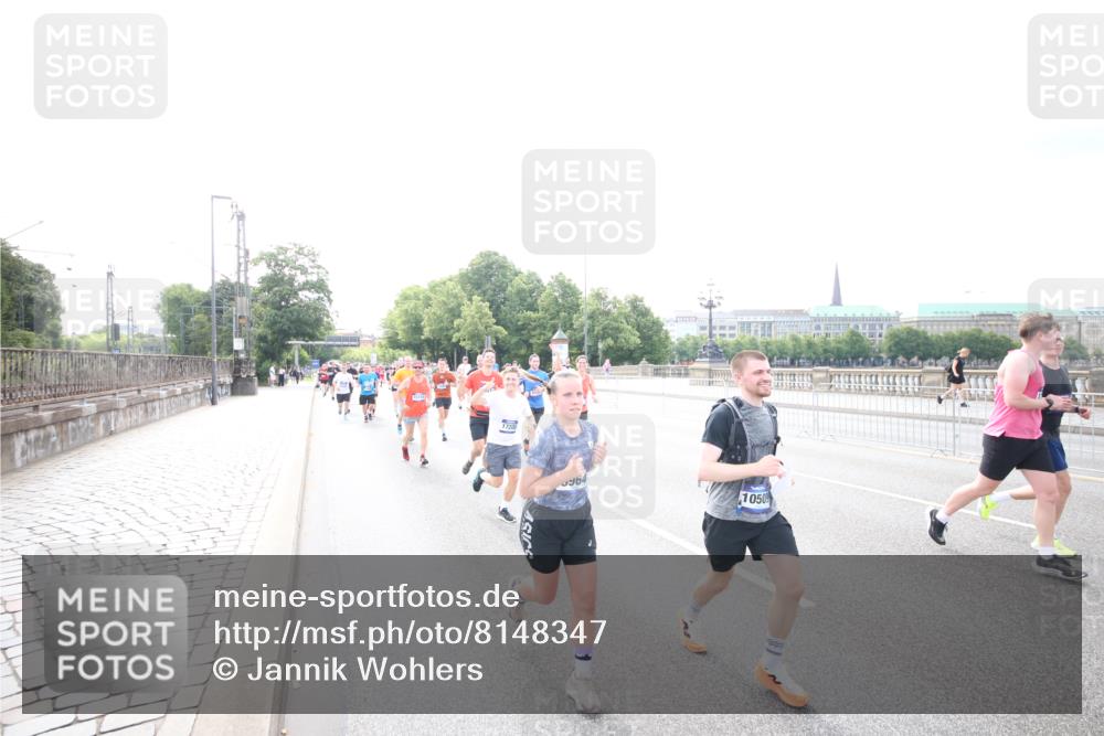 29.06.2025 - hella hamburg halbmarathon Jannik Wohlers http://msf.ph/oto/8148347 29.06.2025 10:17:33 Lombardsbrücke 1159, 1160, 1268, 1325, 1622, 1641, 2094, 2147, 2931, 3138, 3977, 5004, 5290, 5611, 5733, 7094, 7641, 7649, 7838, 7882, 7883, 8128, 8248, 8607, 8799, 9400, 9539, 9717, 9734, 9798, 9964, 10174, 10332, 10509, 10831, 11156, 11275, 11352, 11450, 11656, 11916, 12401, 12553, 12598, 12752, 13681, 13843, 14013, 14420, 14496, 14701, 14738, 14795, 14825, 14831, 15182, 15203, 15322, 15614, 16038, 16576, 16644, 16707, 16792, 17270, 17616 meine-sportfotos.de