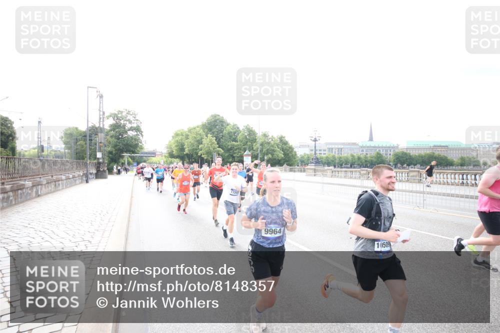 29.06.2025 - hella hamburg halbmarathon Jannik Wohlers http://msf.ph/oto/8148357 29.06.2025 10:17:33 Lombardsbrücke 1159, 1160, 1268, 1325, 1622, 1641, 2094, 2147, 2931, 3138, 3977, 5004, 5290, 5611, 5733, 7094, 7641, 7649, 7838, 7882, 7883, 8128, 8248, 8607, 8799, 9400, 9539, 9717, 9734, 9798, 9964, 10174, 10332, 10509, 10831, 11156, 11275, 11352, 11450, 11656, 11916, 12401, 12553, 12598, 12752, 13681, 13843, 14013, 14420, 14496, 14701, 14738, 14795, 14825, 14831, 15182, 15203, 15322, 15614, 16038, 16576, 16644, 16707, 16792, 17270, 17616 meine-sportfotos.de