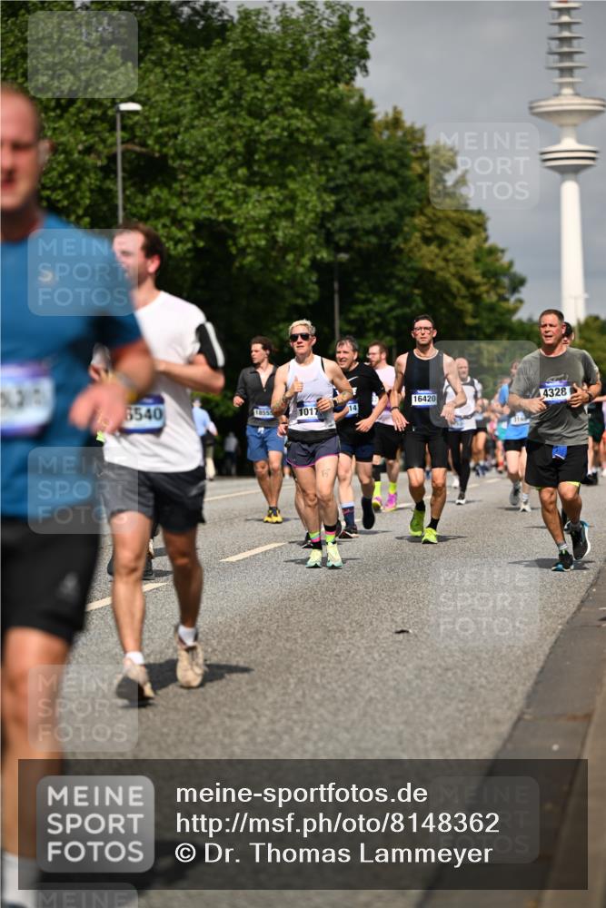 29.06.2025 - hella hamburg halbmarathon Dr. Thomas Lammeyer http://msf.ph/oto/8148362 29.06.2025 10:06:09 Kennedybrücke 1184, 1329, 1364, 1432, 1453, 1729, 1881, 1940, 2322, 2323, 3169, 3199, 4286, 4328, 4649, 5547, 5763, 6322, 6327, 6438, 7031, 7243, 9156, 9353, 9741, 9928, 10177, 10882 meine-sportfotos.de