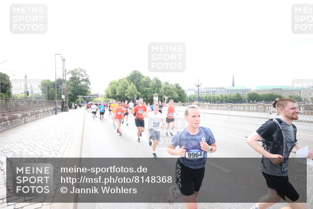 29.06.2025 - hella hamburg halbmarathon Jannik Wohlers http://msf.ph/oto/8148368 29.06.2025 10:17:33 Lombardsbrücke 1159, 1160, 1268, 1325, 1622, 1641, 2094, 2147, 2931, 3138, 3977, 5004, 5290, 5611, 5733, 7094, 7641, 7649, 7838, 7882, 7883, 8128, 8248, 8607, 8799, 9400, 9539, 9717, 9734, 9798, 9964, 10174, 10332, 10509, 10831, 11156, 11275, 11352, 11450, 11656, 11916, 12401, 12553, 12598, 12752, 13681, 13843, 14013, 14420, 14496, 14701, 14738, 14795, 14825, 14831, 15182, 15203, 15322, 15614, 16038, 16576, 16644, 16707, 16792, 17270, 17616 meine-sportfotos.de