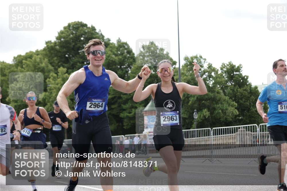 29.06.2025 - hella hamburg halbmarathon Jannik Wohlers http://msf.ph/oto/8148371 29.06.2025 10:12:05 Lombardsbrücke 1249, 1610, 1785, 1850, 2963, 2964, 3182, 3248, 3262, 3746, 4453, 4499, 4554, 5166, 5176, 5597, 5598, 6822, 6871, 6966, 7014, 8971, 9254, 9405, 10581, 10685, 13566, 13816, 14540, 14863, 14868, 15369, 16473, 18178, 18493 meine-sportfotos.de