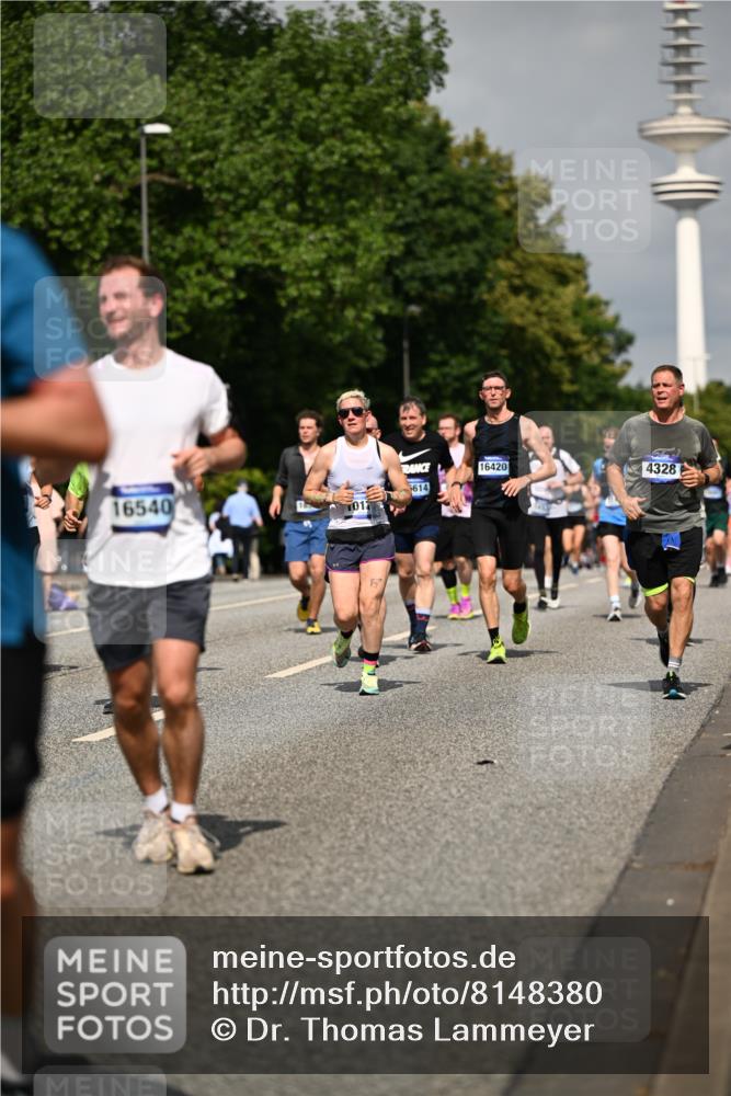 29.06.2025 - hella hamburg halbmarathon Dr. Thomas Lammeyer http://msf.ph/oto/8148380 29.06.2025 10:06:10 Kennedybrücke 1184, 1329, 1364, 1432, 1453, 1729, 1881, 1940, 2322, 2323, 3169, 3199, 4286, 4328, 4649, 4663, 5763, 6322, 6327, 6438, 7031, 7243, 9156, 9353, 9741, 9928, 10177, 10882 meine-sportfotos.de