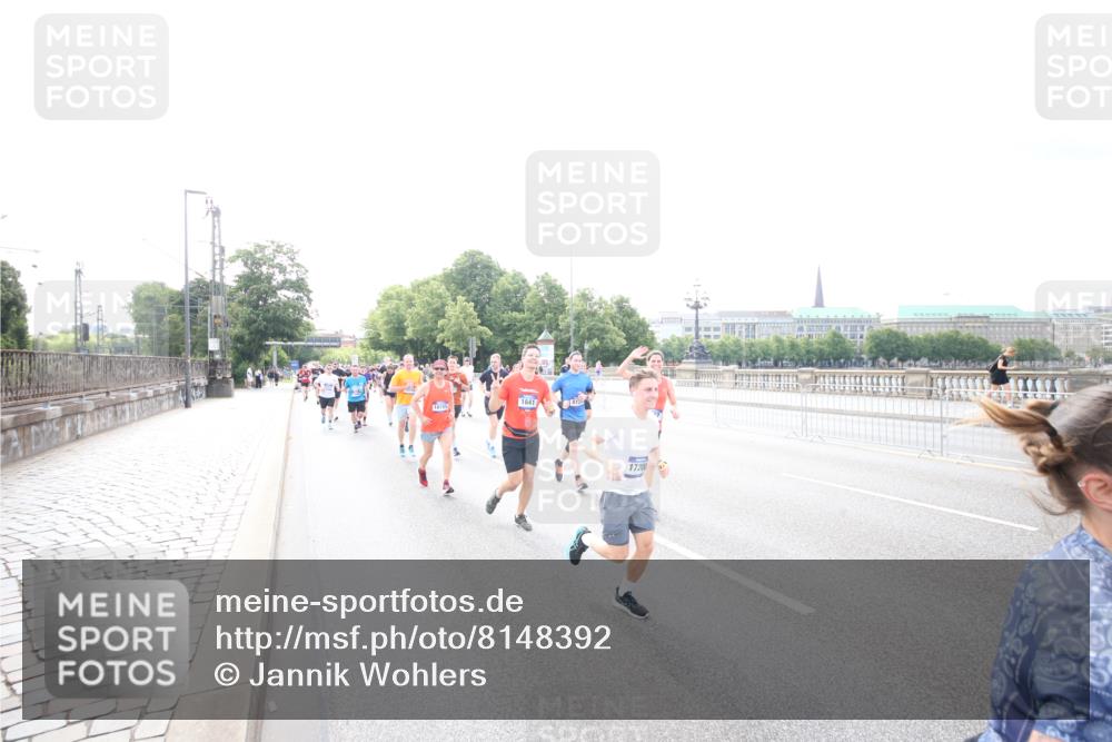 29.06.2025 - hella hamburg halbmarathon Jannik Wohlers http://msf.ph/oto/8148392 29.06.2025 10:17:34 Lombardsbrücke 1159, 1160, 1268, 1325, 1622, 1641, 2147, 2931, 3138, 3977, 5004, 5290, 5611, 5733, 7094, 7641, 7649, 7838, 7882, 7883, 8128, 8248, 8607, 8799, 9400, 9539, 9717, 9734, 9798, 9964, 10174, 10332, 10509, 10831, 10946, 11156, 11275, 11352, 11450, 11656, 11916, 11949, 12274, 12401, 12553, 12598, 12752, 13681, 13843, 14013, 14420, 14496, 14701, 14738, 14795, 14825, 14831, 15182, 15183, 15203, 15322, 15614, 16038, 16576, 16644, 16707, 16792, 17270, 17616 meine-sportfotos.de