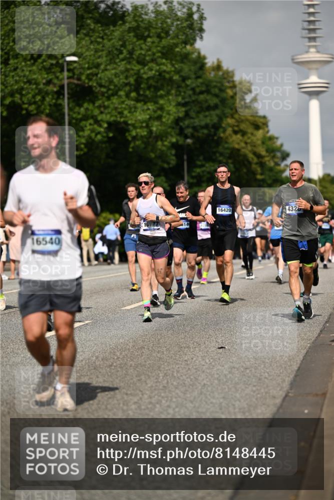 29.06.2025 - hella hamburg halbmarathon Dr. Thomas Lammeyer http://msf.ph/oto/8148445 29.06.2025 10:06:10 Kennedybrücke 1184, 1329, 1364, 1432, 1453, 1729, 1881, 1940, 2322, 2323, 3169, 3199, 4286, 4328, 4649, 4663, 5763, 6322, 6327, 6438, 7031, 7243, 9156, 9353, 9741, 9928, 10177, 10882 meine-sportfotos.de
