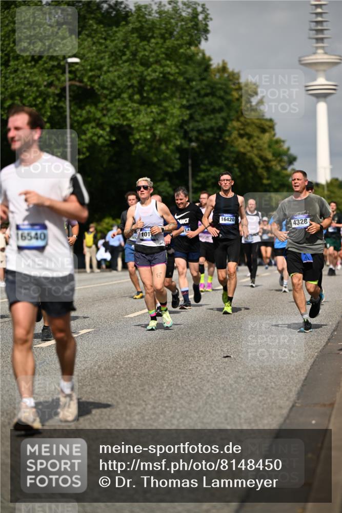 29.06.2025 - hella hamburg halbmarathon Dr. Thomas Lammeyer http://msf.ph/oto/8148450 29.06.2025 10:06:10 Kennedybrücke 1184, 1329, 1364, 1432, 1453, 1729, 1881, 1940, 2322, 2323, 3169, 3199, 4286, 4328, 4649, 4663, 5763, 6322, 6327, 6438, 7031, 7243, 9156, 9353, 9741, 9928, 10177, 10882 meine-sportfotos.de