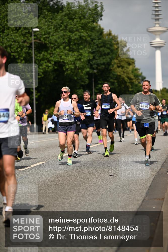 29.06.2025 - hella hamburg halbmarathon Dr. Thomas Lammeyer http://msf.ph/oto/8148454 29.06.2025 10:06:10 Kennedybrücke 1184, 1329, 1364, 1432, 1453, 1729, 1881, 1940, 2322, 2323, 3169, 3199, 4286, 4328, 4649, 4663, 5763, 6322, 6327, 6438, 7031, 7243, 9156, 9353, 9741, 9928, 10177, 10882 meine-sportfotos.de