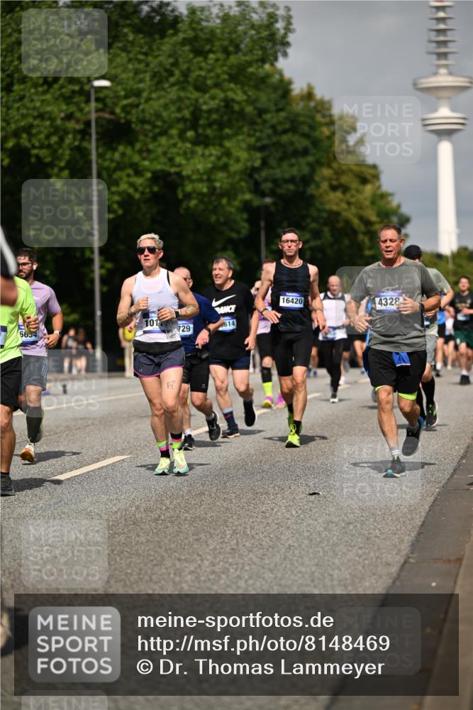 29.06.2025 - hella hamburg halbmarathon Dr. Thomas Lammeyer http://msf.ph/oto/8148469 29.06.2025 10:06:11 Kennedybrücke 1184, 1329, 1364, 1432, 1453, 1729, 1881, 1940, 2322, 2323, 3169, 3199, 4286, 4328, 4649, 4663, 5763, 6322, 6327, 6438, 7031, 7243, 9020, 9156, 9353, 9741, 9928, 10177, 10882 meine-sportfotos.de