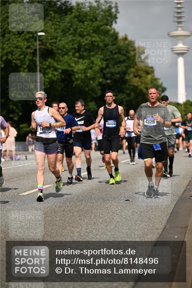 29.06.2025 - hella hamburg halbmarathon Dr. Thomas Lammeyer http://msf.ph/oto/8148496 29.06.2025 10:06:11 Kennedybrücke 1184, 1329, 1364, 1432, 1453, 1729, 1881, 1940, 2322, 2323, 3169, 3199, 4286, 4328, 4649, 4663, 5763, 6322, 6327, 6438, 7031, 7243, 9020, 9156, 9353, 9741, 9928, 10177, 10882 meine-sportfotos.de