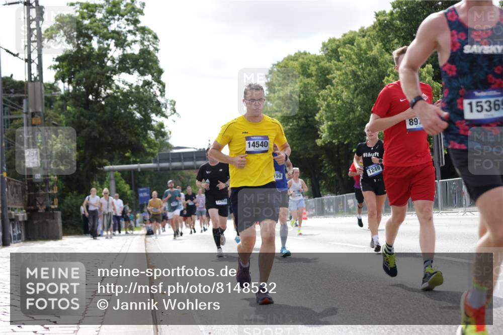 29.06.2025 - hella hamburg halbmarathon Jannik Wohlers http://msf.ph/oto/8148532 29.06.2025 10:12:11 Lombardsbrücke 1249, 1610, 1785, 2531, 2891, 2963, 2964, 3182, 3248, 3262, 4453, 4499, 4554, 5150, 5166, 5597, 5598, 6822, 6966, 7014, 7907, 8971, 9254, 10581, 12456, 13566, 13816, 14540, 14868, 14869, 15369, 16473, 16826, 16911, 18178, 18493 meine-sportfotos.de