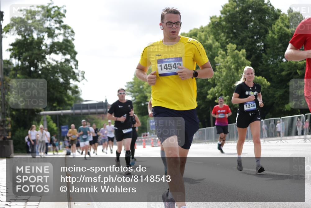 29.06.2025 - hella hamburg halbmarathon Jannik Wohlers http://msf.ph/oto/8148543 29.06.2025 10:12:12 Lombardsbrücke 1249, 1610, 1785, 1851, 1939, 2531, 2891, 2963, 2964, 3182, 3248, 3262, 4453, 4499, 4554, 5150, 5166, 5597, 5598, 6822, 6966, 7014, 7907, 8917, 8971, 9254, 10581, 12456, 13566, 13816, 14540, 14869, 15369, 16473, 16826, 16911, 17994, 18178, 18493 meine-sportfotos.de