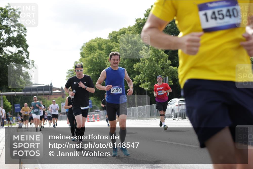29.06.2025 - hella hamburg halbmarathon Jannik Wohlers http://msf.ph/oto/8148547 29.06.2025 10:12:13 Lombardsbrücke 1249, 1610, 1785, 1851, 1939, 2531, 2891, 2963, 2964, 3182, 3248, 3262, 4453, 4499, 4554, 5150, 5166, 5597, 5598, 6822, 6966, 7014, 7907, 8917, 8971, 9254, 10581, 12456, 13566, 13816, 14540, 14869, 15012, 15369, 16473, 16826, 16911, 17994, 18178, 18493 meine-sportfotos.de