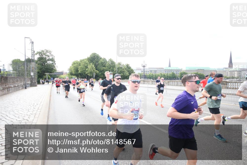 29.06.2025 - hella hamburg halbmarathon Jannik Wohlers http://msf.ph/oto/8148567 29.06.2025 10:17:39 Lombardsbrücke 1159, 1160, 1268, 1325, 1554, 1622, 1641, 1982, 2147, 2634, 2931, 3125, 3977, 4804, 5004, 6270, 7094, 7641, 7649, 7838, 7882, 7883, 8067, 8128, 8248, 8607, 8799, 9539, 9717, 9734, 9844, 9964, 10332, 10509, 10831, 10908, 10946, 11352, 11450, 11656, 11949, 12274, 12401, 12553, 12598, 12752, 12939, 13619, 13681, 13843, 14013, 14320, 14496, 14701, 14738, 14795, 14831, 15182, 15183, 15203, 15322, 15343, 15614, 16109, 16644, 16792, 16829 meine-sportfotos.de