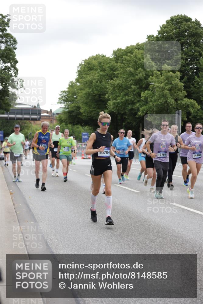 29.06.2025 - hella hamburg halbmarathon Jannik Wohlers http://msf.ph/oto/8148585 29.06.2025 10:49:17 Lombardsbrücke 1040, 1041, 1625, 1805, 1888, 2466, 2668, 2862, 2997, 3943, 5076, 5552, 5694, 6191, 6694, 7305, 7339, 7366, 7679, 8065, 9162, 10403, 10704, 11631, 12124, 12388, 13764, 13915, 13942, 14137, 14184, 14214, 14529, 14692, 15063, 15412, 15582, 16097, 16265, 16512, 16944, 16953, 16975, 17196, 17408, 18086, 18404, 18586, 18684, 19071, 19247 meine-sportfotos.de