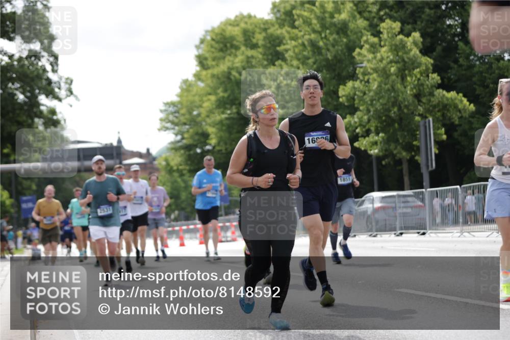 29.06.2025 - hella hamburg halbmarathon Jannik Wohlers http://msf.ph/oto/8148592 29.06.2025 10:12:15 Lombardsbrücke 1249, 1610, 1785, 1851, 1939, 2531, 2891, 2963, 2964, 3182, 3248, 3262, 4453, 4554, 5150, 5166, 5597, 5598, 7014, 7907, 8917, 8971, 9254, 10581, 11025, 12456, 13566, 13816, 14540, 14869, 15012, 15369, 16473, 16826, 16911, 17994, 18178, 18493 meine-sportfotos.de