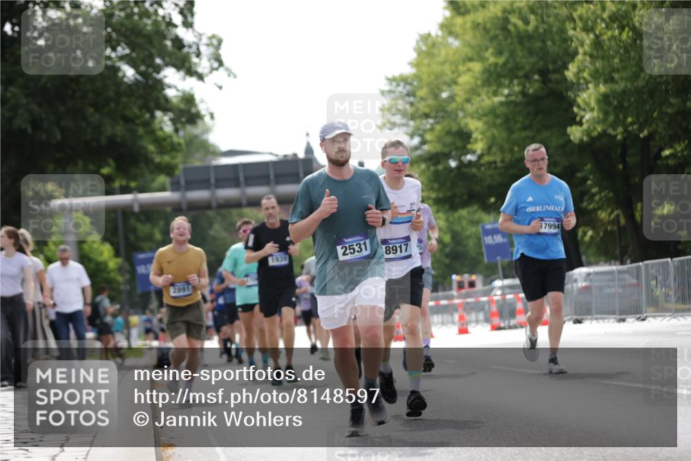 29.06.2025 - hella hamburg halbmarathon Jannik Wohlers http://msf.ph/oto/8148597 29.06.2025 10:12:17 Lombardsbrücke 1249, 1610, 1785, 1851, 1939, 2531, 2891, 2963, 2964, 3182, 3248, 4554, 5150, 5166, 5597, 5598, 6207, 7014, 7907, 8917, 8971, 10581, 11025, 12456, 13566, 13816, 14540, 14869, 15012, 15369, 16473, 16826, 16911, 17061, 17994, 18178, 18493 meine-sportfotos.de