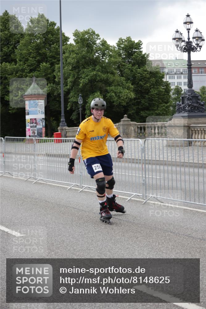 29.06.2025 - hella hamburg halbmarathon Jannik Wohlers http://msf.ph/oto/8148625 29.06.2025 09:11:39 Lombardsbrücke  meine-sportfotos.de