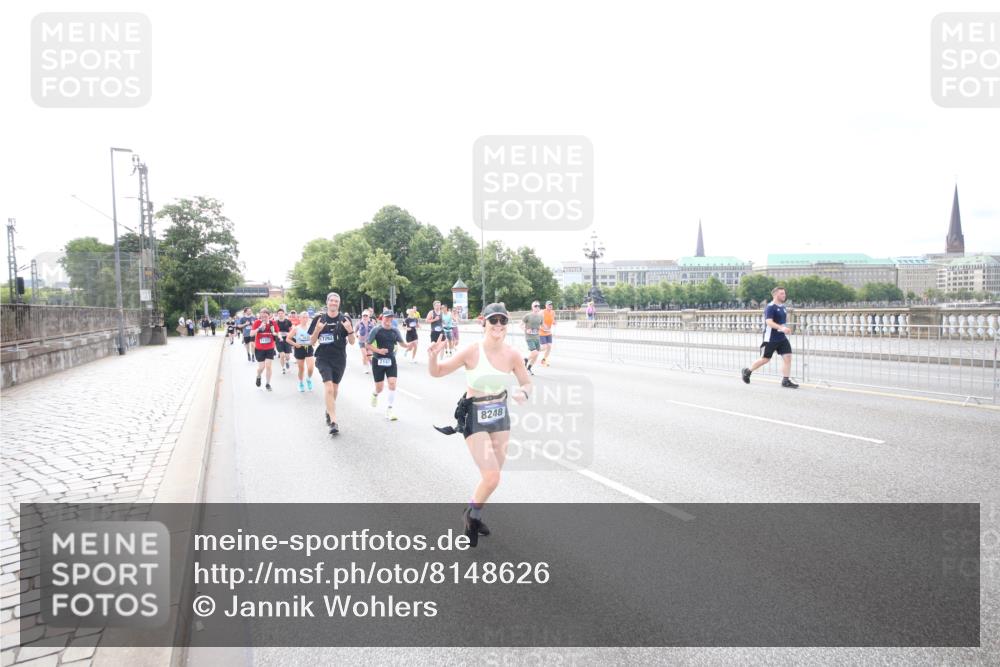 29.06.2025 - hella hamburg halbmarathon Jannik Wohlers http://msf.ph/oto/8148626 29.06.2025 10:17:40 Lombardsbrücke 1159, 1160, 1268, 1325, 1554, 1641, 1982, 2147, 2634, 2931, 3125, 3977, 4804, 5004, 6270, 7094, 7641, 7649, 7838, 7882, 7883, 8067, 8128, 8248, 8607, 8799, 9539, 9717, 9734, 9844, 9964, 10332, 10509, 10831, 10908, 10946, 11352, 11450, 11656, 11949, 12274, 12401, 12498, 12553, 12598, 12752, 12939, 13619, 13681, 13843, 14320, 14496, 14738, 14795, 14831, 15182, 15183, 15203, 15322, 15343, 15614, 16109, 16644, 16792, 16829 meine-sportfotos.de
