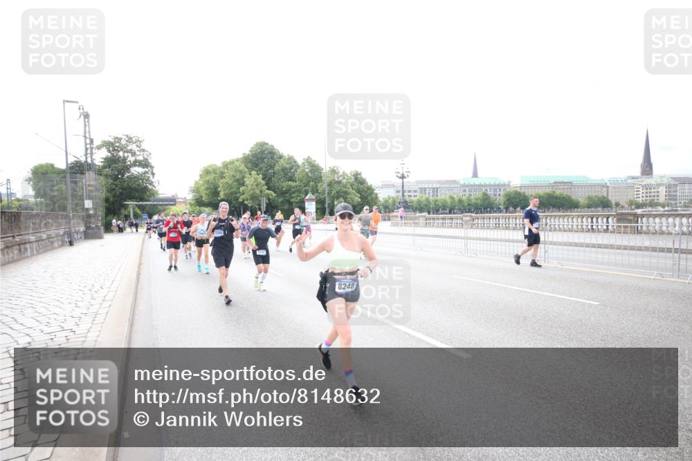 29.06.2025 - hella hamburg halbmarathon Jannik Wohlers http://msf.ph/oto/8148632 29.06.2025 10:17:40 Lombardsbrücke 1159, 1160, 1268, 1325, 1554, 1641, 1982, 2147, 2634, 2931, 3125, 3977, 4804, 5004, 6270, 7094, 7641, 7649, 7838, 7882, 7883, 8067, 8128, 8248, 8607, 8799, 9539, 9717, 9734, 9844, 9964, 10332, 10509, 10831, 10908, 10946, 11352, 11450, 11656, 11949, 12274, 12401, 12498, 12553, 12598, 12752, 12939, 13619, 13681, 13843, 14320, 14496, 14738, 14795, 14831, 15182, 15183, 15203, 15322, 15343, 15614, 16109, 16644, 16792, 16829 meine-sportfotos.de