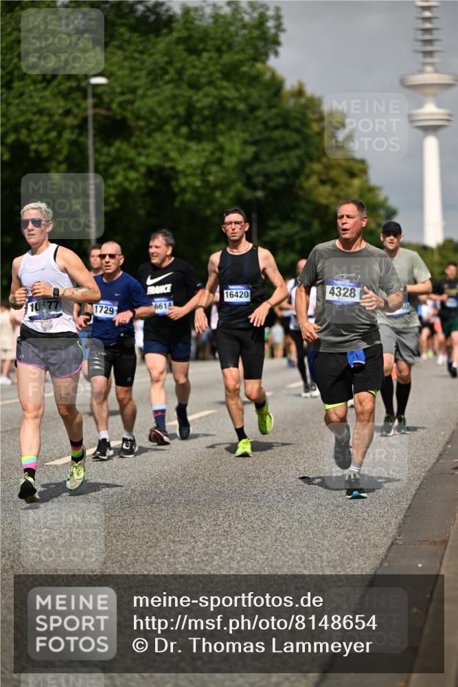 29.06.2025 - hella hamburg halbmarathon Dr. Thomas Lammeyer http://msf.ph/oto/8148654 29.06.2025 10:06:12 Kennedybrücke 1184, 1329, 1364, 1432, 1453, 1729, 1881, 1940, 2322, 2323, 3169, 3199, 4286, 4328, 4649, 4663, 5763, 6322, 6327, 7031, 7243, 9020, 9021, 9156, 9353, 9741, 9928, 10177, 10882 meine-sportfotos.de