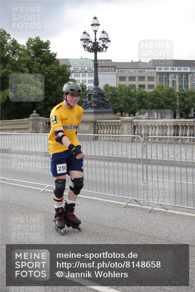 29.06.2025 - hella hamburg halbmarathon Jannik Wohlers http://msf.ph/oto/8148658 29.06.2025 09:11:39 Lombardsbrücke  meine-sportfotos.de
