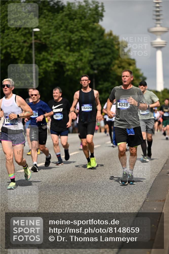 29.06.2025 - hella hamburg halbmarathon Dr. Thomas Lammeyer http://msf.ph/oto/8148659 29.06.2025 10:06:12 Kennedybrücke 1184, 1329, 1364, 1432, 1453, 1729, 1881, 1940, 2322, 2323, 3169, 3199, 4286, 4328, 4649, 4663, 5763, 6322, 6327, 7031, 7243, 9020, 9021, 9156, 9353, 9741, 9928, 10177, 10882 meine-sportfotos.de