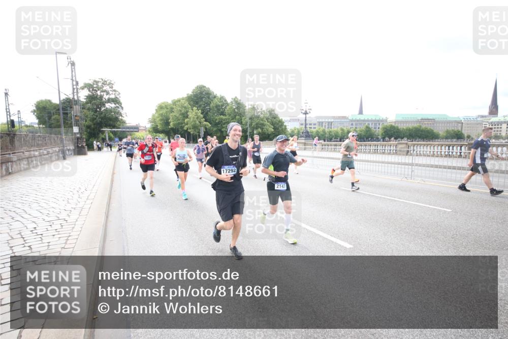 29.06.2025 - hella hamburg halbmarathon Jannik Wohlers http://msf.ph/oto/8148661 29.06.2025 10:17:42 Lombardsbrücke 1159, 1160, 1268, 1325, 1554, 1641, 1982, 2087, 2147, 2634, 2931, 3125, 3321, 3977, 4804, 5004, 6270, 7094, 7641, 7649, 7838, 7882, 7883, 8067, 8128, 8248, 8607, 9539, 9717, 9734, 9844, 9964, 10332, 10509, 10908, 10946, 11352, 11450, 11949, 12274, 12498, 12598, 12752, 12939, 13619, 13681, 14320, 14496, 14738, 14795, 14831, 15182, 15183, 15203, 15322, 15343, 15614, 16109, 16644, 16792, 16829 meine-sportfotos.de