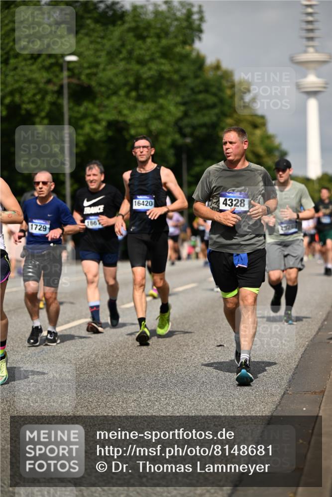 29.06.2025 - hella hamburg halbmarathon Dr. Thomas Lammeyer http://msf.ph/oto/8148681 29.06.2025 10:06:13 Kennedybrücke 1184, 1329, 1364, 1432, 1453, 1729, 1881, 1940, 2322, 2323, 3169, 4286, 4328, 4649, 4663, 5763, 6322, 6327, 7031, 7243, 9020, 9021, 9156, 9353, 9741, 9928, 10177 meine-sportfotos.de