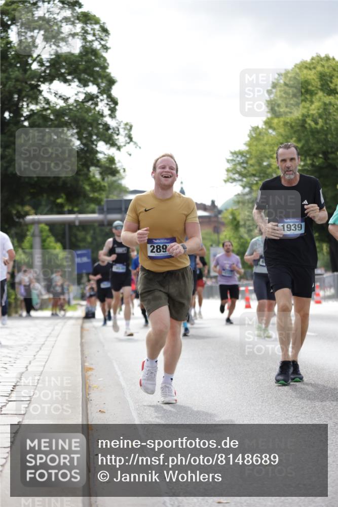 29.06.2025 - hella hamburg halbmarathon Jannik Wohlers http://msf.ph/oto/8148689 29.06.2025 10:12:23 Lombardsbrücke 1020, 1051, 1249, 1851, 1939, 2531, 2891, 4532, 5150, 6207, 7907, 8917, 8971, 10067, 11025, 11720, 12456, 13566, 13816, 14540, 14869, 15012, 15369, 15531, 16323, 16826, 16911, 17061, 17994, 18178, 18530 meine-sportfotos.de