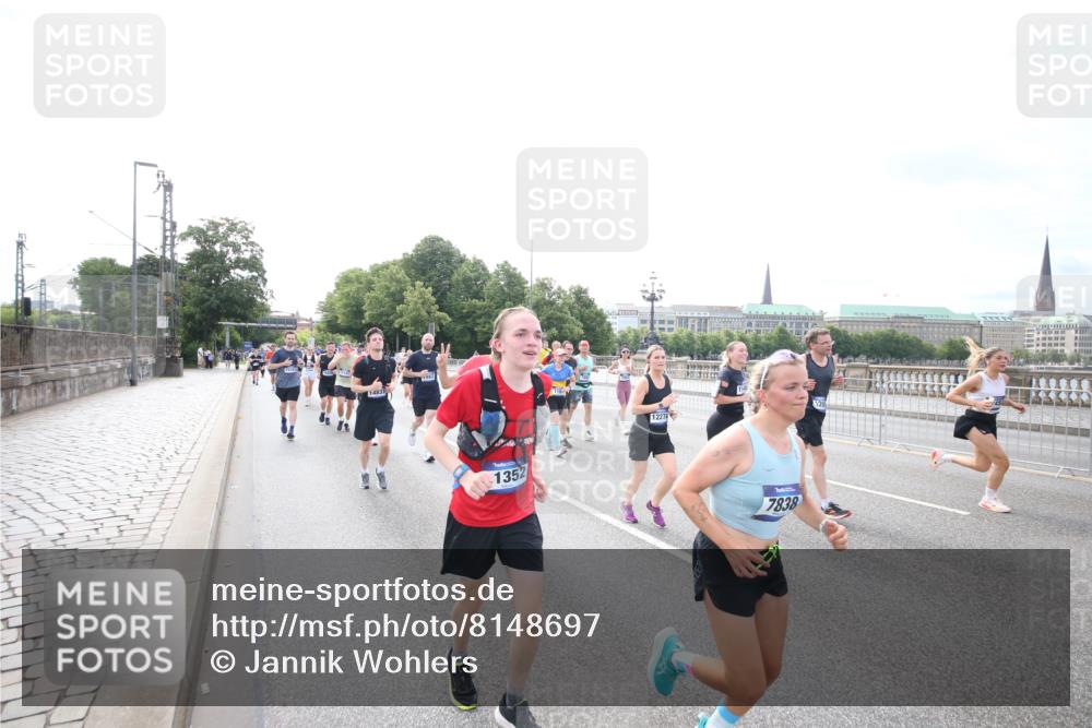 29.06.2025 - hella hamburg halbmarathon Jannik Wohlers http://msf.ph/oto/8148697 29.06.2025 10:17:44 Lombardsbrücke 1159, 1160, 1268, 1325, 1554, 1641, 1982, 2087, 2147, 2634, 2931, 3125, 3321, 3482, 3977, 4738, 4804, 6270, 7094, 7641, 7649, 7838, 7882, 7883, 8067, 8128, 8248, 8607, 9539, 9717, 9734, 9844, 10332, 10908, 10946, 11352, 11450, 11949, 12274, 12498, 12598, 12752, 12939, 13619, 13681, 14320, 14496, 14795, 14831, 15182, 15183, 15343, 15614, 16109, 16644, 16792, 16829, 18677 meine-sportfotos.de