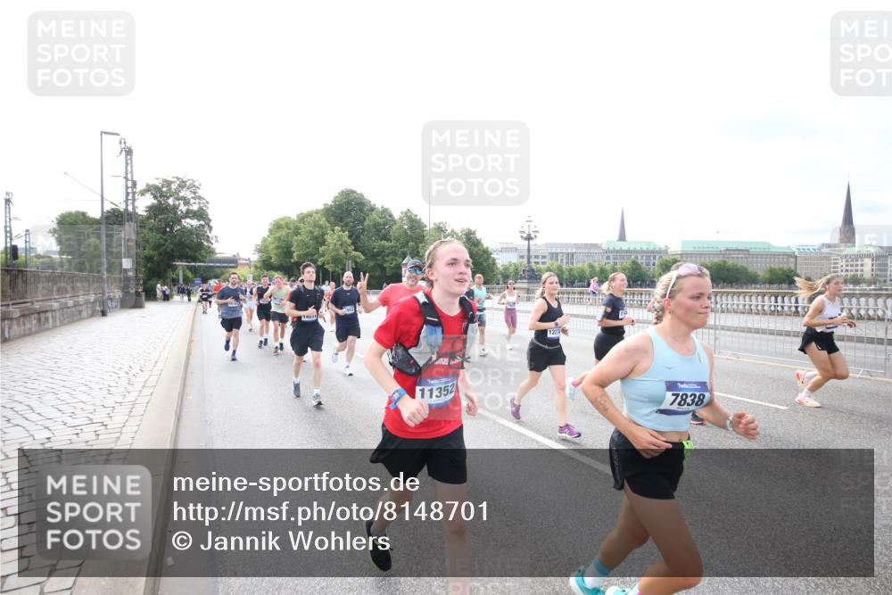 29.06.2025 - hella hamburg halbmarathon Jannik Wohlers http://msf.ph/oto/8148701 29.06.2025 10:17:44 Lombardsbrücke 1159, 1160, 1268, 1325, 1554, 1641, 1982, 2087, 2147, 2634, 2931, 3125, 3321, 3482, 3977, 4738, 4804, 6270, 7094, 7641, 7649, 7838, 7882, 7883, 8067, 8128, 8248, 8607, 9539, 9717, 9734, 9844, 10332, 10908, 10946, 11352, 11450, 11949, 12274, 12498, 12598, 12752, 12939, 13619, 13681, 14320, 14496, 14795, 14831, 15182, 15183, 15343, 15614, 16109, 16644, 16792, 16829, 18677 meine-sportfotos.de