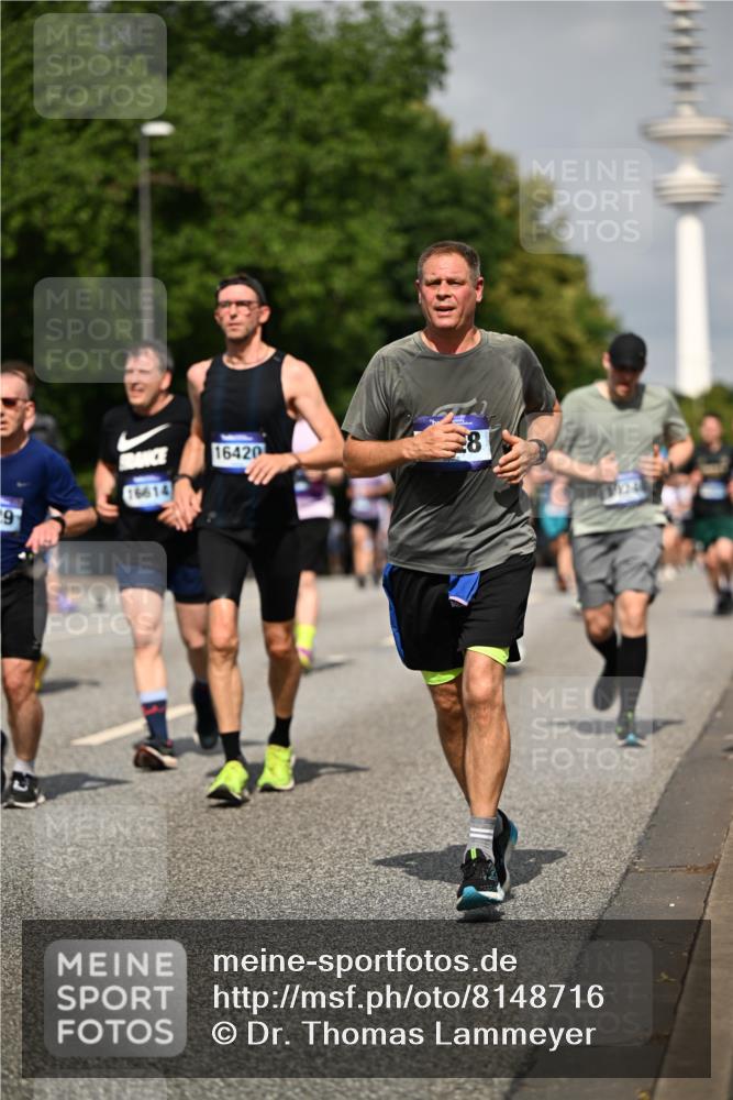 29.06.2025 - hella hamburg halbmarathon Dr. Thomas Lammeyer http://msf.ph/oto/8148716 29.06.2025 10:06:13 Kennedybrücke 1184, 1329, 1364, 1432, 1453, 1729, 1881, 1940, 2322, 2323, 3169, 4286, 4328, 4649, 4663, 5763, 6322, 6327, 7031, 7243, 9020, 9021, 9156, 9353, 9741, 9928, 10177 meine-sportfotos.de