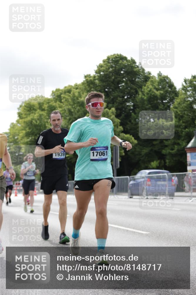 29.06.2025 - hella hamburg halbmarathon Jannik Wohlers http://msf.ph/oto/8148717 29.06.2025 10:12:24 Lombardsbrücke 1020, 1051, 1249, 1851, 1939, 2531, 2891, 2942, 4532, 5150, 6207, 7907, 8917, 8971, 10067, 10402, 11025, 11720, 12456, 13566, 13816, 14540, 14869, 15012, 15369, 15531, 16323, 16826, 16911, 17061, 17994, 18178, 18530 meine-sportfotos.de