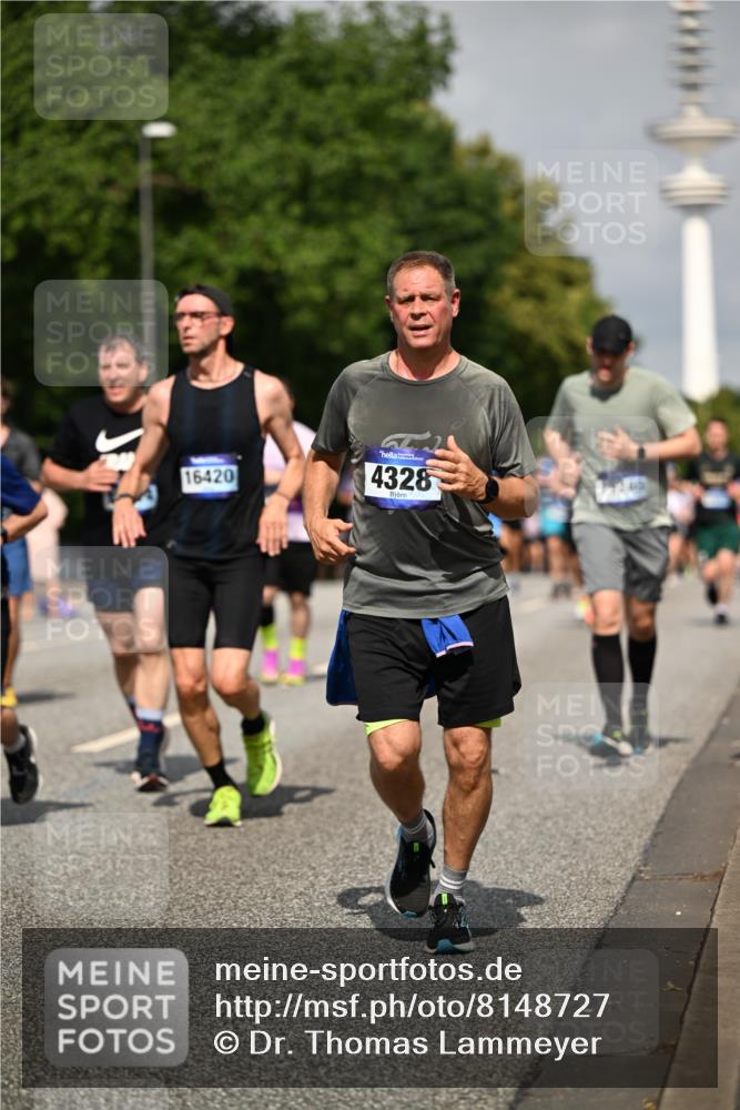 29.06.2025 - hella hamburg halbmarathon Dr. Thomas Lammeyer http://msf.ph/oto/8148727 29.06.2025 10:06:14 Kennedybrücke 1184, 1329, 1364, 1432, 1453, 1729, 1881, 1940, 2322, 2323, 3169, 4286, 4328, 4649, 4663, 4985, 5763, 6322, 7031, 7243, 9020, 9021, 9156, 9353, 9741, 9928, 10177 meine-sportfotos.de
