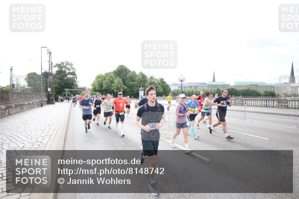29.06.2025 - hella hamburg halbmarathon Jannik Wohlers http://msf.ph/oto/8148742 29.06.2025 10:17:45 Lombardsbrücke 1159, 1160, 1268, 1325, 1554, 1982, 2087, 2147, 2634, 2931, 3125, 3321, 3482, 3977, 4710, 4738, 4804, 6270, 7094, 7641, 7649, 7838, 7882, 7883, 8067, 8128, 8248, 8607, 9539, 9717, 9734, 9844, 10332, 10908, 10946, 11352, 11450, 11949, 12274, 12498, 12598, 12752, 12939, 13619, 13681, 14320, 14496, 14795, 14831, 15182, 15183, 15343, 15614, 16109, 16644, 16792, 16829, 18145, 18677 meine-sportfotos.de