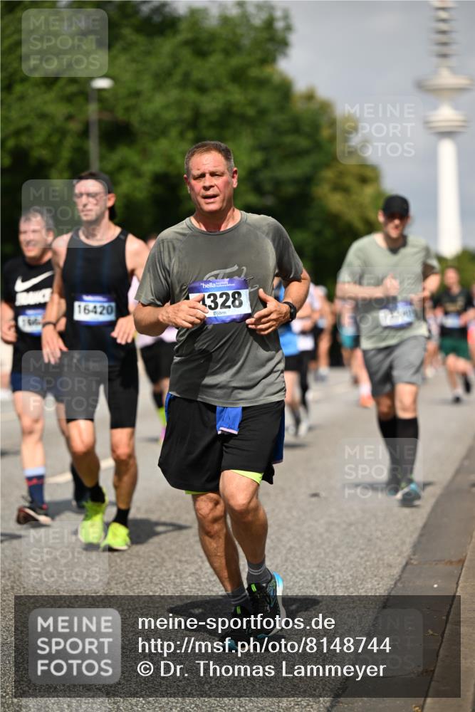 29.06.2025 - hella hamburg halbmarathon Dr. Thomas Lammeyer http://msf.ph/oto/8148744 29.06.2025 10:06:14 Kennedybrücke 1184, 1329, 1364, 1432, 1453, 1729, 1881, 1940, 2322, 2323, 3169, 4286, 4328, 4649, 4663, 4985, 5763, 6322, 7031, 7243, 9020, 9021, 9156, 9353, 9741, 9928, 10177 meine-sportfotos.de