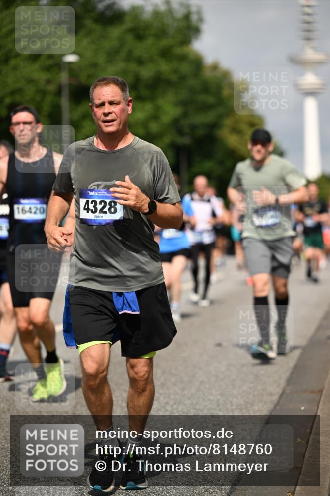 29.06.2025 - hella hamburg halbmarathon Dr. Thomas Lammeyer http://msf.ph/oto/8148760 29.06.2025 10:06:14 Kennedybrücke 1184, 1329, 1364, 1432, 1453, 1729, 1881, 1940, 2322, 2323, 3169, 4286, 4328, 4649, 4663, 4985, 5763, 6322, 7031, 7243, 9020, 9021, 9156, 9353, 9741, 9928, 10177 meine-sportfotos.de