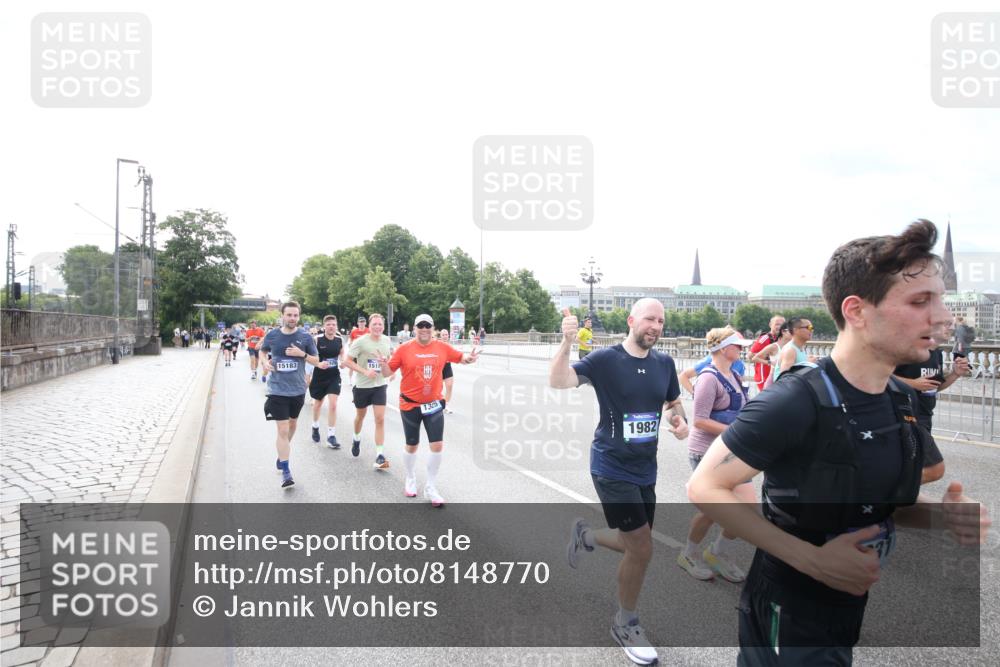 29.06.2025 - hella hamburg halbmarathon Jannik Wohlers http://msf.ph/oto/8148770 29.06.2025 10:17:46 Lombardsbrücke 1159, 1160, 1268, 1325, 1554, 1982, 2087, 2147, 2335, 2634, 2931, 3125, 3321, 3482, 3977, 4710, 4738, 4804, 6270, 7094, 7641, 7649, 7838, 7882, 7883, 8067, 8248, 8607, 9539, 9717, 9734, 9834, 9844, 10332, 10908, 10946, 11352, 11450, 11949, 12274, 12498, 12598, 12752, 12939, 13619, 13681, 14320, 14496, 14795, 14831, 15182, 15183, 15343, 15614, 16109, 16644, 16792, 16829, 18145, 18677 meine-sportfotos.de
