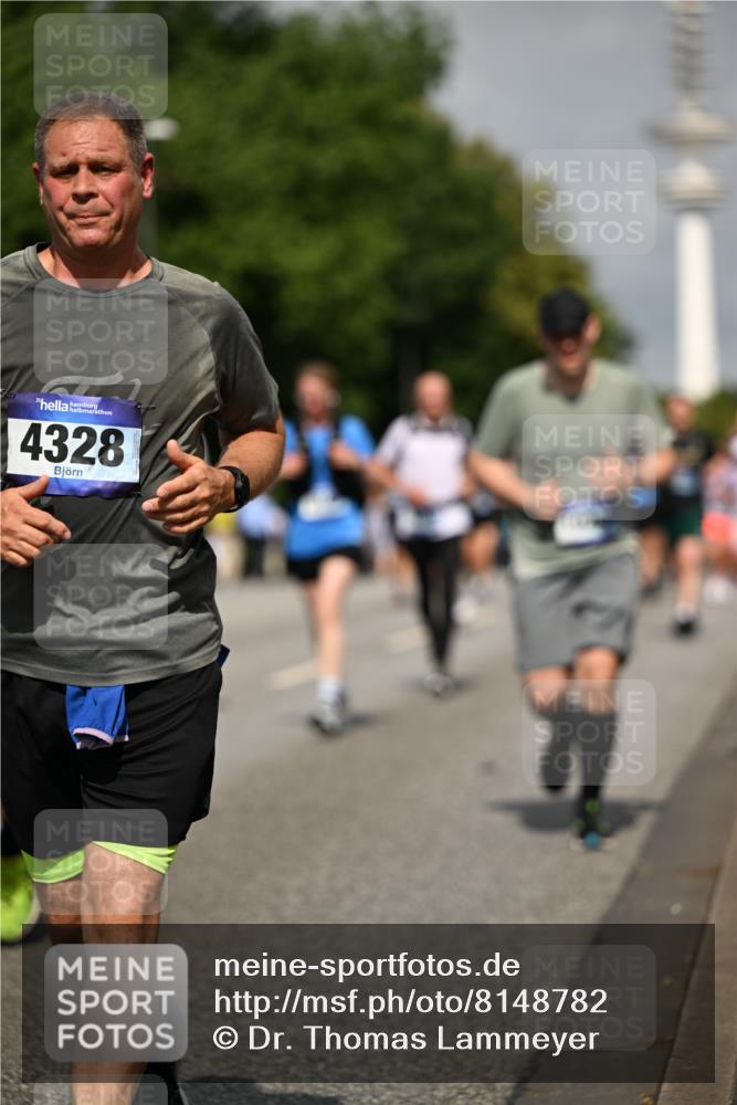 29.06.2025 - hella hamburg halbmarathon Dr. Thomas Lammeyer http://msf.ph/oto/8148782 29.06.2025 10:06:15 Kennedybrücke 1128, 1184, 1329, 1364, 1432, 1453, 1729, 1881, 1940, 2322, 2323, 3169, 4286, 4328, 4649, 4663, 4985, 5763, 6322, 6860, 7031, 7243, 9020, 9021, 9156, 9353, 9741, 9928, 10177, 10866 meine-sportfotos.de