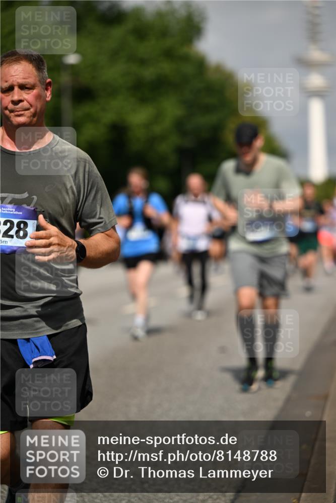 29.06.2025 - hella hamburg halbmarathon Dr. Thomas Lammeyer http://msf.ph/oto/8148788 29.06.2025 10:06:15 Kennedybrücke 1128, 1184, 1329, 1364, 1432, 1453, 1729, 1881, 1940, 2322, 2323, 3169, 4286, 4328, 4649, 4663, 4985, 5763, 6322, 6860, 7031, 7243, 9020, 9021, 9156, 9353, 9741, 9928, 10177, 10866 meine-sportfotos.de