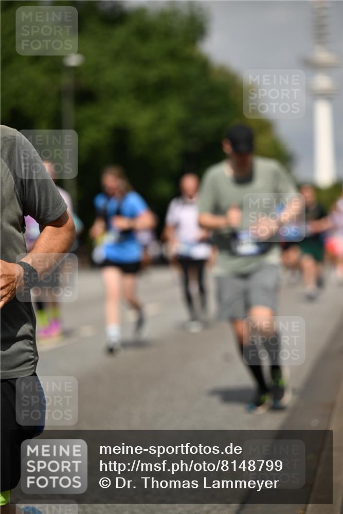 29.06.2025 - hella hamburg halbmarathon Dr. Thomas Lammeyer http://msf.ph/oto/8148799 29.06.2025 10:06:15 Kennedybrücke 1128, 1184, 1329, 1364, 1432, 1453, 1729, 1881, 1940, 2322, 2323, 3169, 4286, 4328, 4649, 4663, 4985, 5763, 6322, 6860, 7031, 7243, 9020, 9021, 9156, 9353, 9741, 9928, 10177, 10866 meine-sportfotos.de